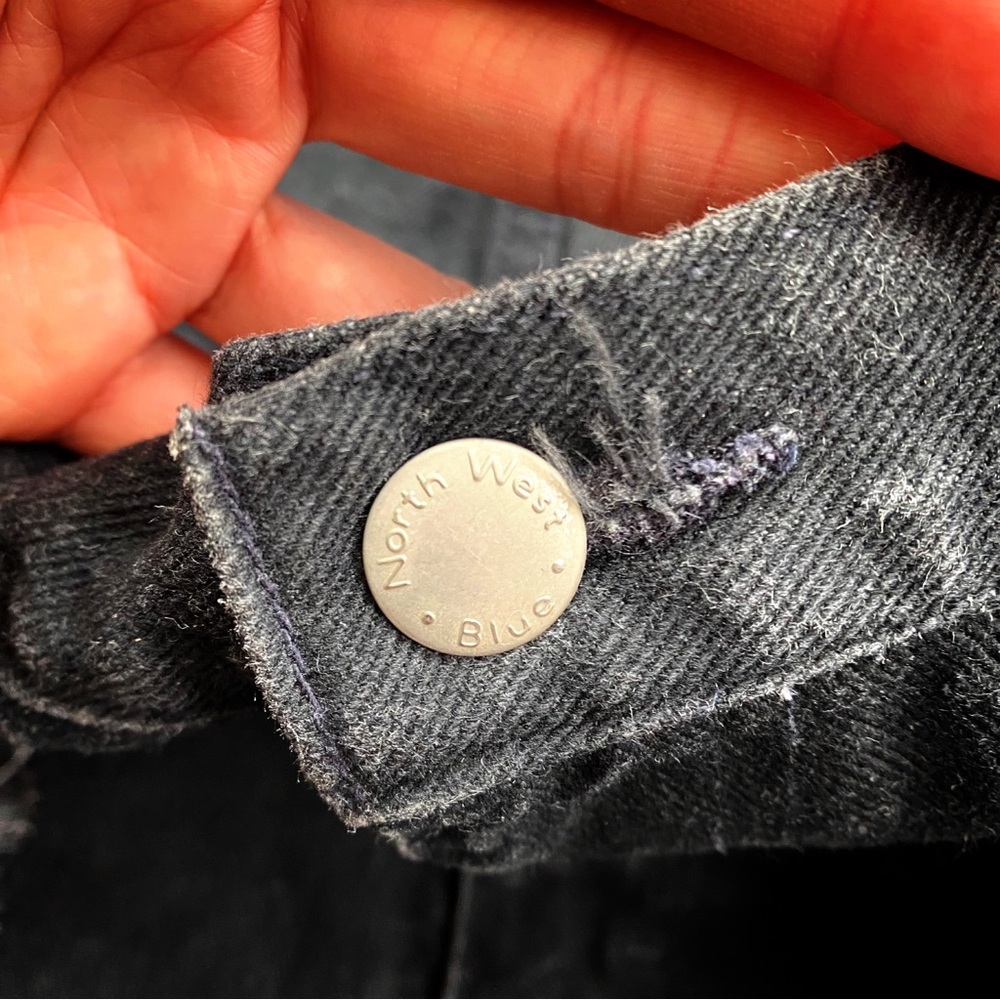 🖤 EDGY BLACK DISTRESSED DENIM SHORTS! - Picture 8 of 13